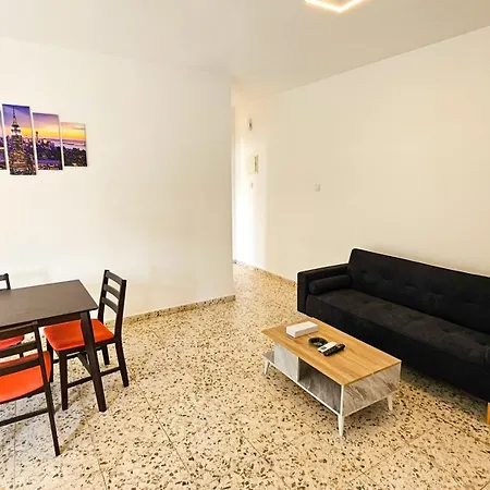 Unique City Center Rooms, 150m From Chabad Lubavitch Apartment *