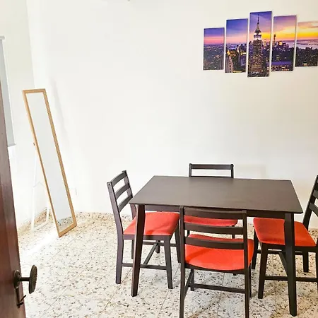 Unique City Center Rooms, 150m From Chabad Lubavitch Apartment Larnaca