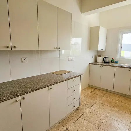Apartmán The Urban Retreat Rooms, 150M From Chabad Lubavitch Larnaca